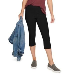 Classic mid rise cropped Black Leggings
